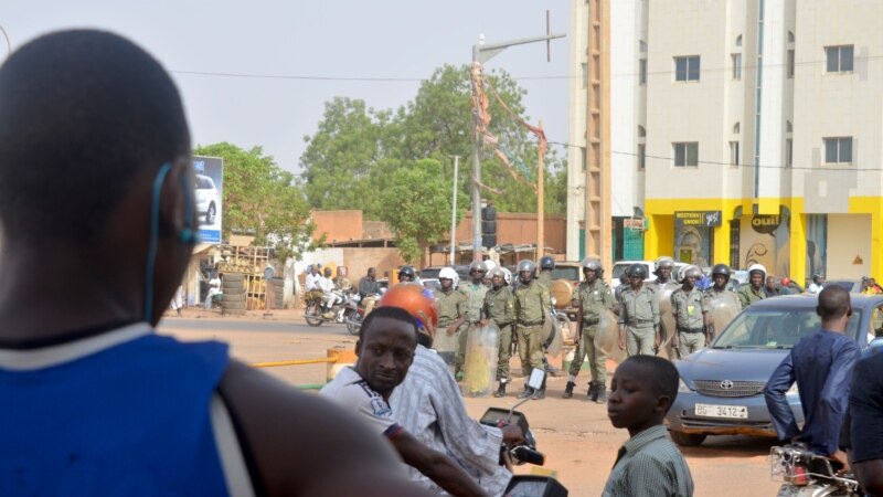 L'avocat de l'ancien ministre Ousmane Cissé devant la presse à Niamey