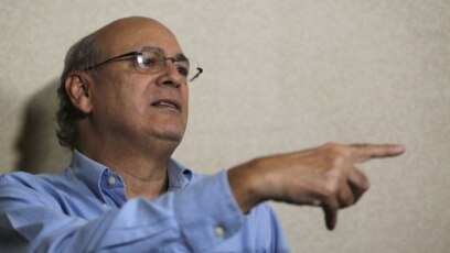 El periodista nicaragüense Carlos F. Chamorro denunció a fines del 2018 acciones del gobierno de Daniel Ortega en su contra, incluyendo allanamiento al medio de prensa independiente para el que trabaja.