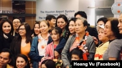 Blogger Mẹ Nấm và gia đình được chào đón tại TP. Houston, bang Texas, ngày 17/10/2018.