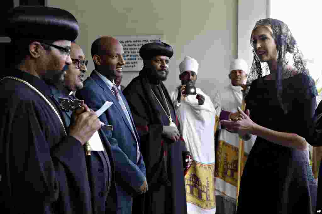 ایوانکا ترامپ دختر و مشاور پرزیدنت ترامپ در سفر به اتیوپی، با مقامات مذهبی این کشور دیدار کرد.&nbsp;