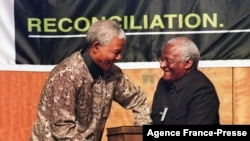 VaNelson Mandela na Archbishop Desmond Tutu