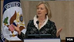 La secretaria de Estado Hillary Clinton, dijo que la propuesta tendrá nuevas leyes y castigos contra cibercriminales.