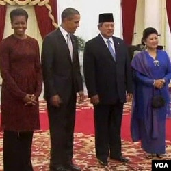 Presiden AS Barack Obama dan ibu negara Michelle Obama saat berkunjung ke Jakarta.