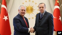 Američki državni sekretar Reks Tilerson i turski predsednik Redžep Tajip Erdogan