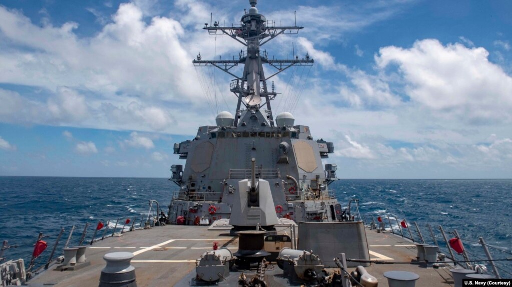 美国海军导弹驱逐舰“马斯廷”号8月18日航行经过台湾海峡。（图片来源：美国海军太平洋舰队脸书）