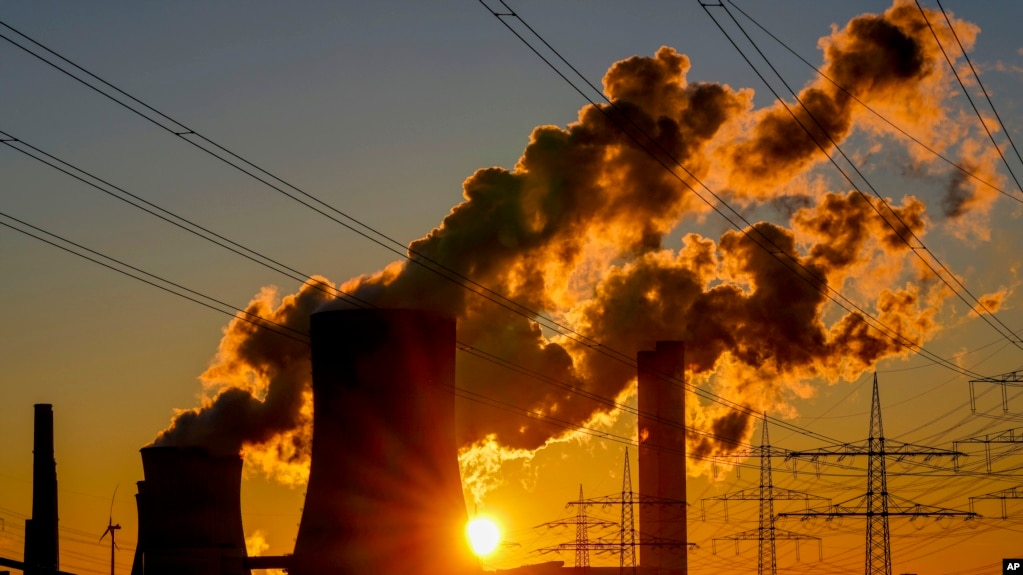 24 Ekim 2021 - Almanya'da Niederaussem'de kömür kullanılan bir enerji santrali