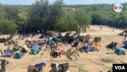 Miles de migrantes haitianos aguardan en la frontera entre Ciudad Acuña, México,y Del Rio,Texas provocando el desbordamiento de las autoridades migratorias de Estados Unidos. (Foto: VOA/Cesar Contreras)