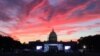 People stake out positions on the U.S. Capitol lawn to see Pope Francis' address to Congress, Sept. 24, 2015. (Photo: VOA Indonesian service)