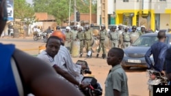 Des policiers anti-émeutes à Niamey, Niger, le 10 mai 2017.