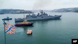 Tàu khu trục của hải quân Nga trên đường đi tham gia một cuộc tập trận ở Biển Đen vào cuối tháng 1/2022. 