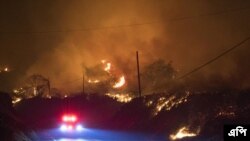 ক্যালিফোর্নিয়ার বিগ সারের কাছে কলোরাডো দাবানলের দৃশ্য। ২১শে জানুয়ারি ২০২২। (ছবি- নিক কোরি/ এপি) 