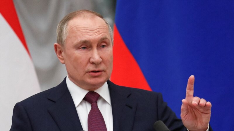 Ukraine: Poutine espère que la Russie et l'Occident trouveront une solution