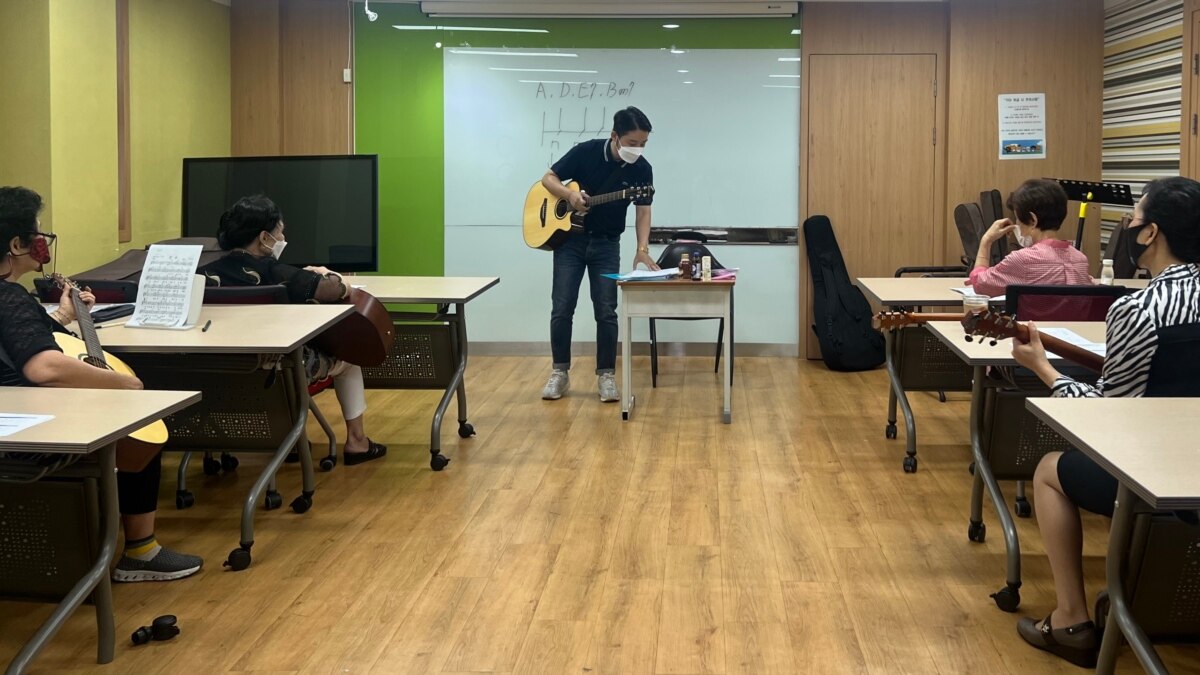 [탈북민의 세상 보기] 구세군강북사회복지관 기타동아리 구세군강북사회복지관 기타동아리