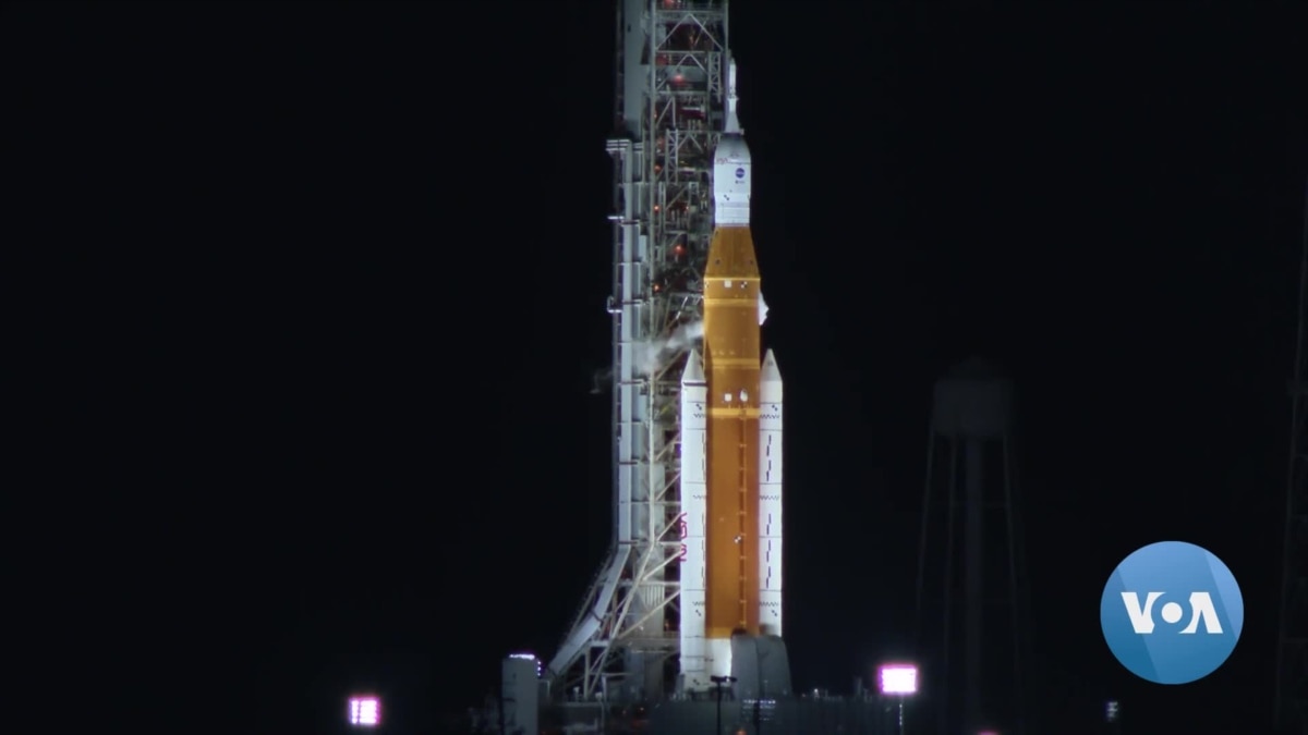 NASA 39 S LONG FRAUGHT OVER BUDGET PATH BACK TO THE MOON visual data 3