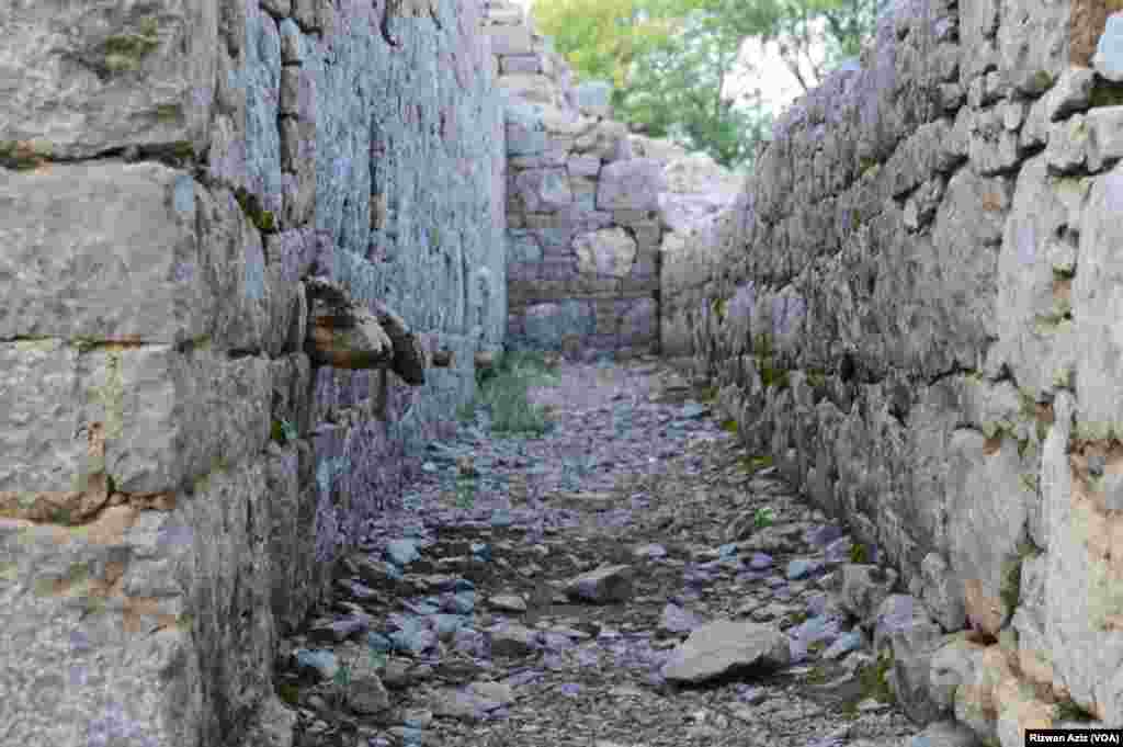 قدیم درسگاہ میں نکاسی آب کا بھی خاطر خواہ نظام موجود تھا۔