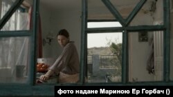 Кадр з фільму "Клондайк" з головною героїнею Іркою, яку зіграла Оксана Черкашина