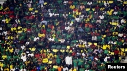 24일 카메룬 수도 야운데의 올렘베 구장에서 진행된 아프리카 네이션스컵 축구 16강 카메룬-코모로전 관중.