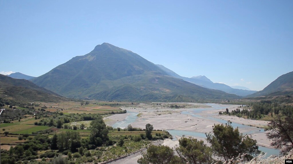Qeveria shqiptare rishqyrton kufijtë e Zonave të Mbrojtura, kundërshtojnë organizatat mjedisore