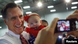 Agitada jornada de Mitt Romney en Florida al reanudarse intensamente la campaña.