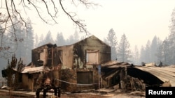 Un bâtiment détruit le feu à Paradise, en Californie, le 13 novembre 2018.