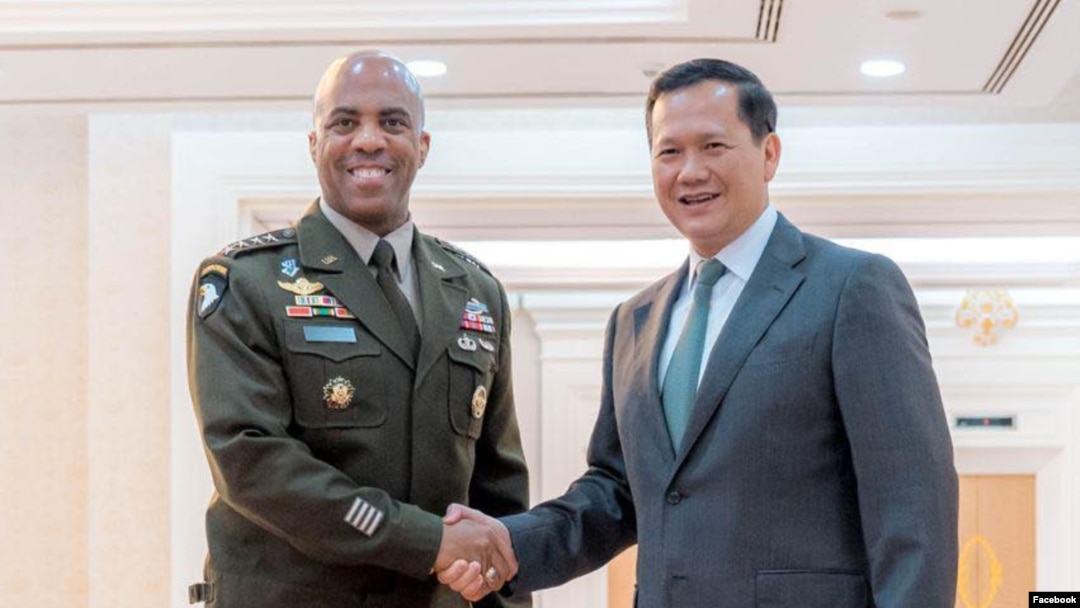 美國太平洋陸軍司令克拉克將軍在金邊會晤柬埔寨首相洪瑪奈。 (2025年2月24日)