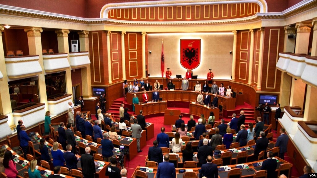 Hapet sesioni i ri i parlamentit shqiptar
