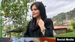 মাহসা আমিনী 