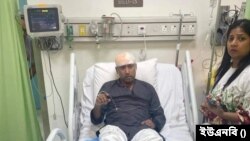 হামলায় মাথায় চোট লাগায়, চিকিৎসার জন্য ইউনাইটেড হাসপাতালে ভর্তি হয়েছেন তাবিথ আউয়াল। 