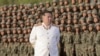 ARCHIVO: El líder norcoreano, Kim Jong Un, se reúne con las tropas que participaron en el desfile militar para conmemorar el 90 aniversario de la fundación del Ejército Popular Revolucionario de Corea el miércoles 27 de abril de 2022.