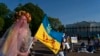 Увагу до війни в Україні підтримують й протести української діаспори у США, я от цей, що пройшов перед Білим Домом 23 квітня, 2022. 