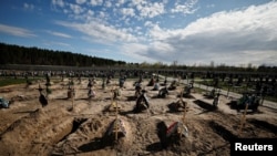 우크라이나 부차에서 러시아군에 희생된 사람들을 매장한 묘지