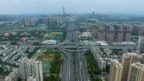 鸟瞰中国四川成都市因疫情封城后空荡荡的街道。（2022年9月1日）