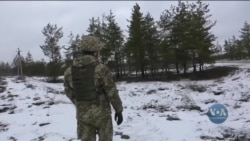 Як в умовах російської загрози українські військові тримають оборону на передовій? Відео