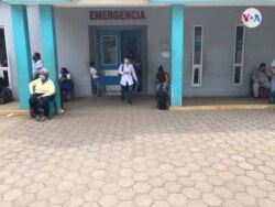 Pacientes esperan ser atendidos en un hospital en Managua, Nicaragua.