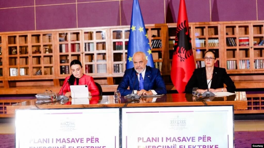 Shqipëri, katërfishohet çmimi i energjisë për mbi 800 kilowat