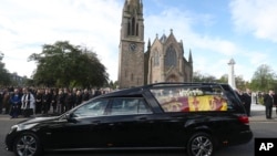 In Photos: Queen Elizabeth's Final Journey Begins