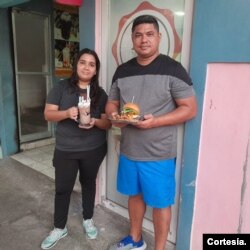 Douglas Castro Bonilla y Xiomara Abaunza.