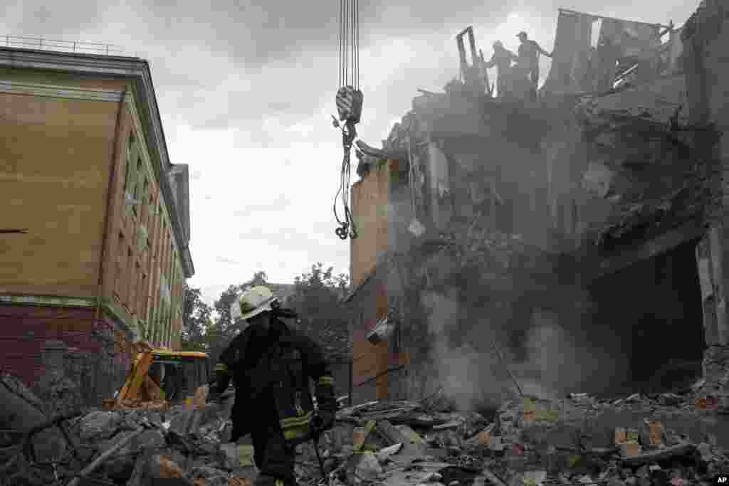 Rossiya hujumiga uchragan uy. Slavyansk, Ukraina.