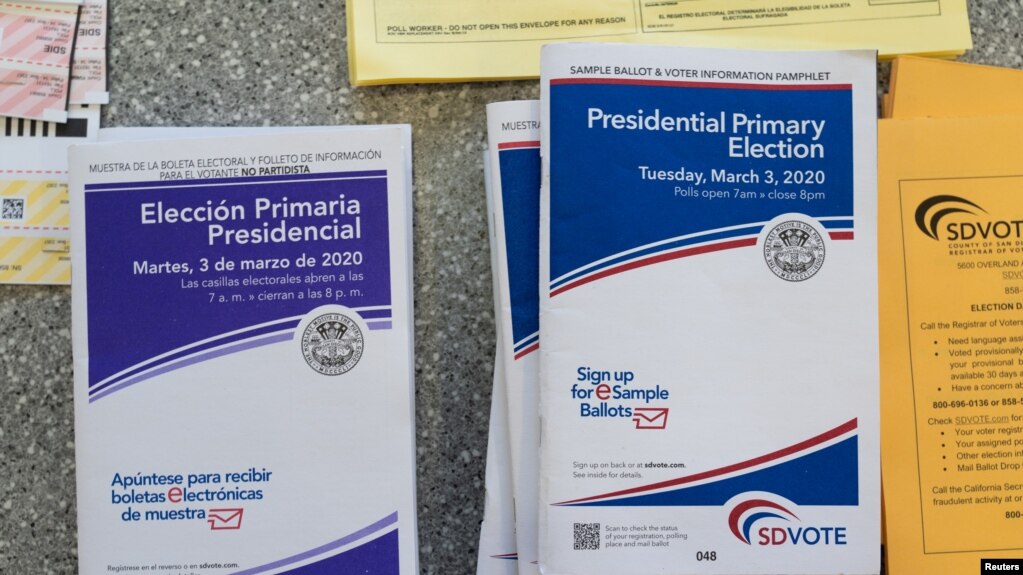 资料照片：加利福尼亚州英语和西班牙语的选票和投票资料。(photo:VOA)