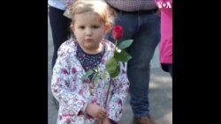 巴尔莫勒尔的哀悼者们纪念伊丽莎白女王 