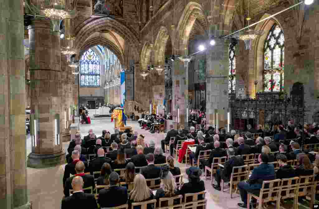 مراسم دعا و نیایش برای ملکه الیزابت دوم در کلیسای جامع سنت جایلز ادینبرو. (۱۲ سپتامبر ۲۰۲۲)