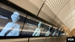 伦敦地铁站里的女王照片。（美国之音江玉2022年9月9日）