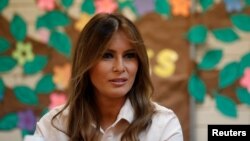 La primera dama de EE.UU., Melania Trump, habló sobre los daños que causa el ciberacoso durante una cumbre sobre el tema en Maryland, parte de su campaña “Be Best”