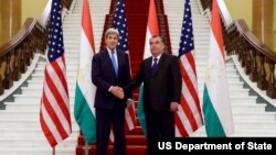 جان کېري د پخواني شوروی اتحاد پنځو جمهوریتونو کې تم شو چی هغوی ته دا څرگنده کړی چی واشنگټن به د روسېې په څېر په سیمه کې فعال پاتې شي.