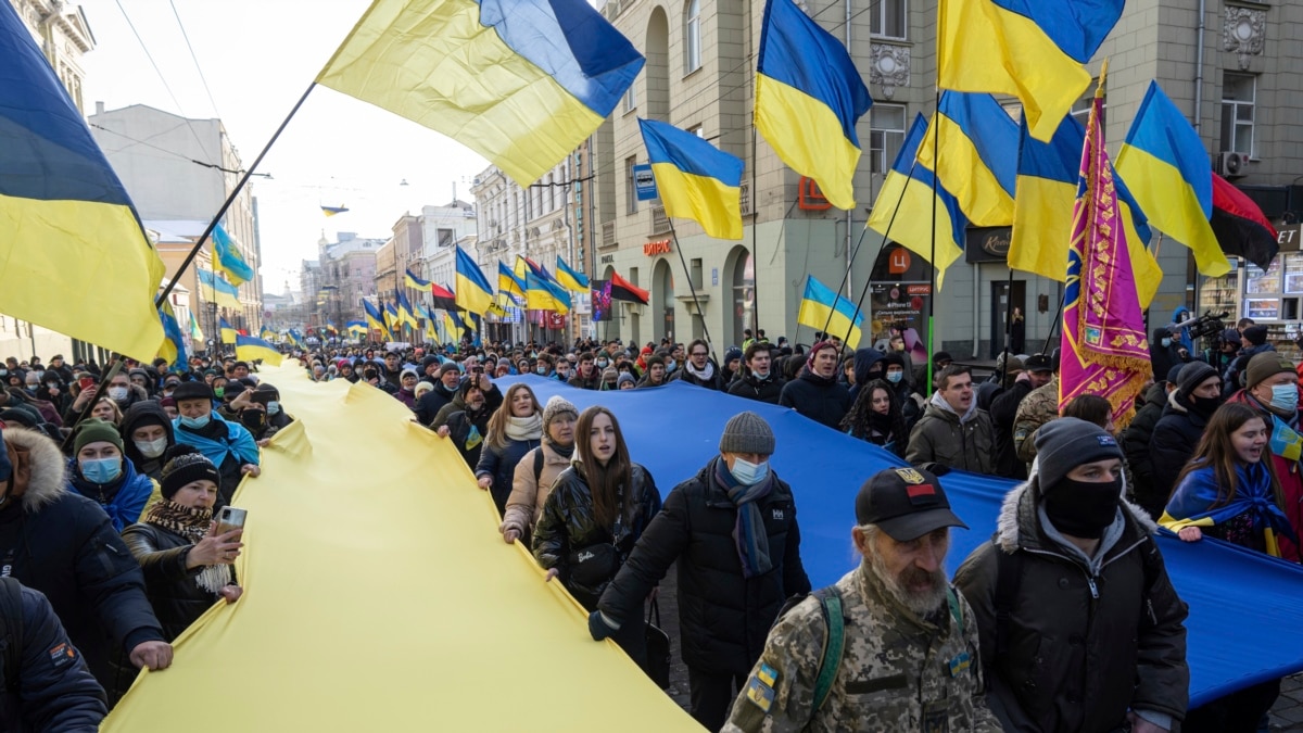 In City Near Border, Ukrainians Protest Russian Threat