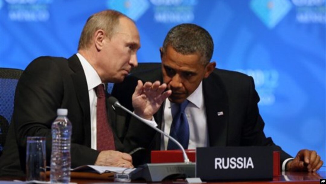 Tổng thống Obama và Tổng thống Nga Vladimir Putin tại Hội nghị Thượng đỉnh G-20 ở Los Cabos, Mexico, ngày 18/6/2012. 