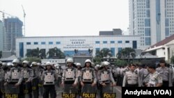 Kepolisian Daerah Metro Jaya masih menyelidiki motif pelaku serangan teror terhadap beberapa anggota polisi di Tangerang Banten, Kamis 20 Oktober 2016 (Foto: VOA/Andylala)