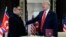 Lãnh tụ Bắc Hàn Kim Jong Un và Tổng thống Mỹ Donald Trump trong cuộc gặp ở Singapore hôm 12/6.