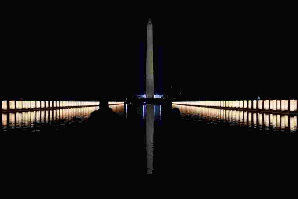 Mandhari ya Viwanja vya Lincoln Memorial mjini Washington, DC, Januari 19, 2021 baada ya Rais mteule Joe Biden kumaliza kuwaenzi wale waliofariki kutokana na COVID-19.​REUTERS/Callaghan O&#39;Hare TPX IMAGES OF THE DAY