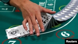 Mỹ quan ngại về việc các sòng bài được hợp pháp hóa tại Việt Nam sẽ làm gia tăng các hoạt động rửa tiền trong khu vực trong khi người dân Việt bắt đầu được phép vào chơi tại các casino trong nước.